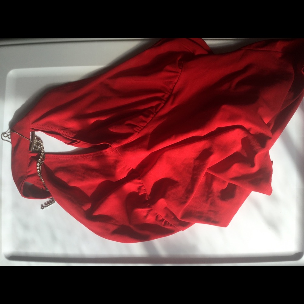 L style me red Halter neck crop top